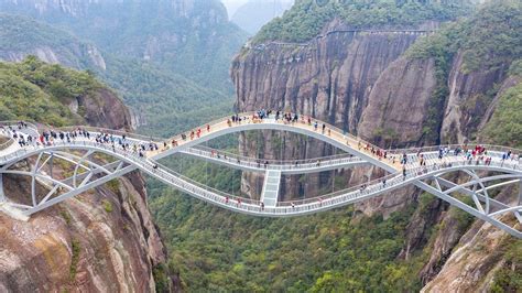 The "Ruyi Bridge" in the Shenxianju Scenic Area in Eastern China's Taizhou city has recently become an internet hit. Spanning 100 meters across the Shenxianju valley, the bridge is more than 140 meters high and is shaped like a jade Ruyi, an ornamental scepter traditionally symbolizing power and good fortune in China. 